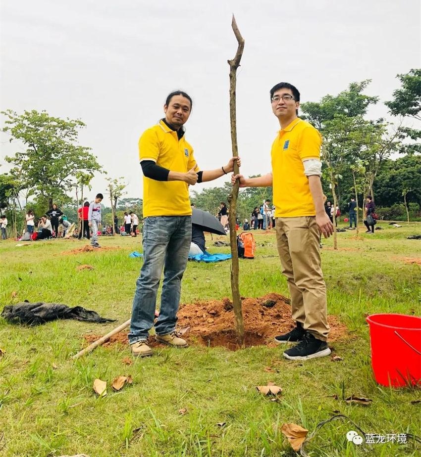 藍(lán)龍環(huán)境2019年松山湖同心林慈善植樹活動(dòng)